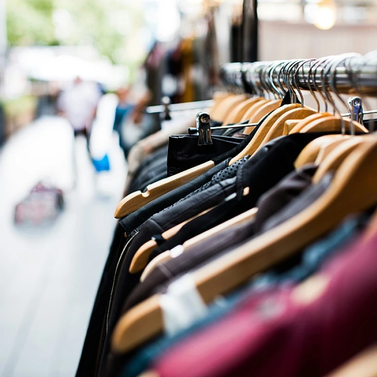 Découvrir l'univers du t-shirt à manches longues : tendances, matières et usages